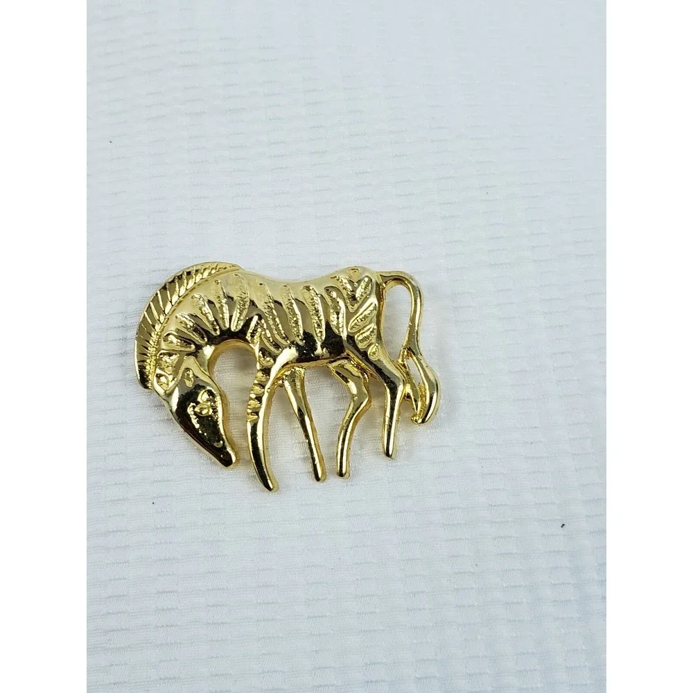 Assorted Yellow Gold Tone Fashion Brooches Jewerly Animal Christmas Tree Bird